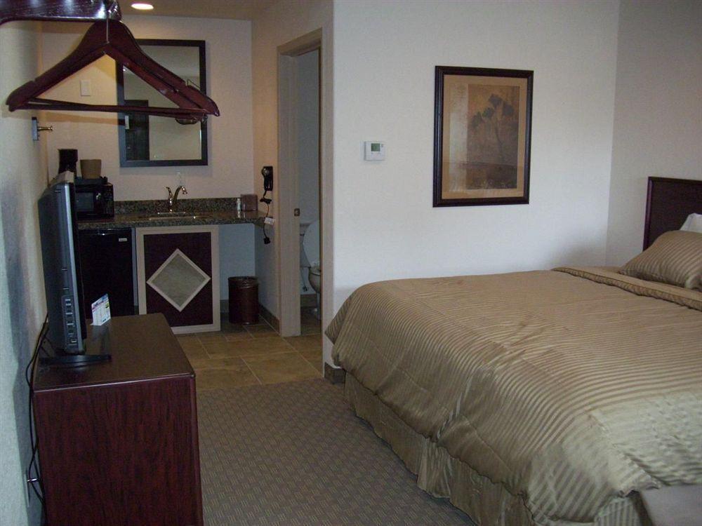 Price Pointe Inn 워키쇼 외부 사진