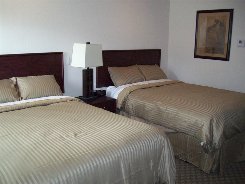 Price Pointe Inn 워키쇼 외부 사진