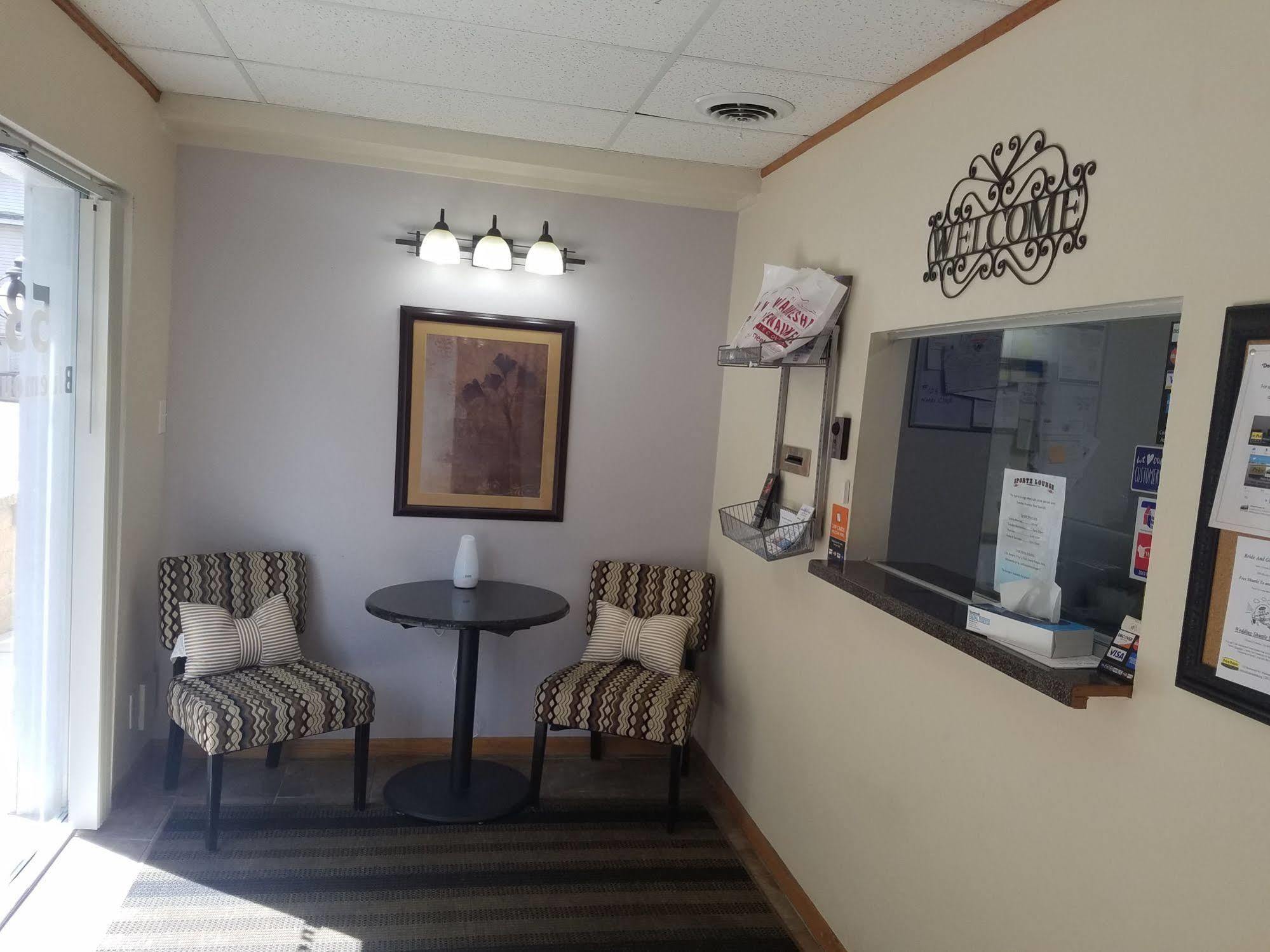 Price Pointe Inn 워키쇼 외부 사진
