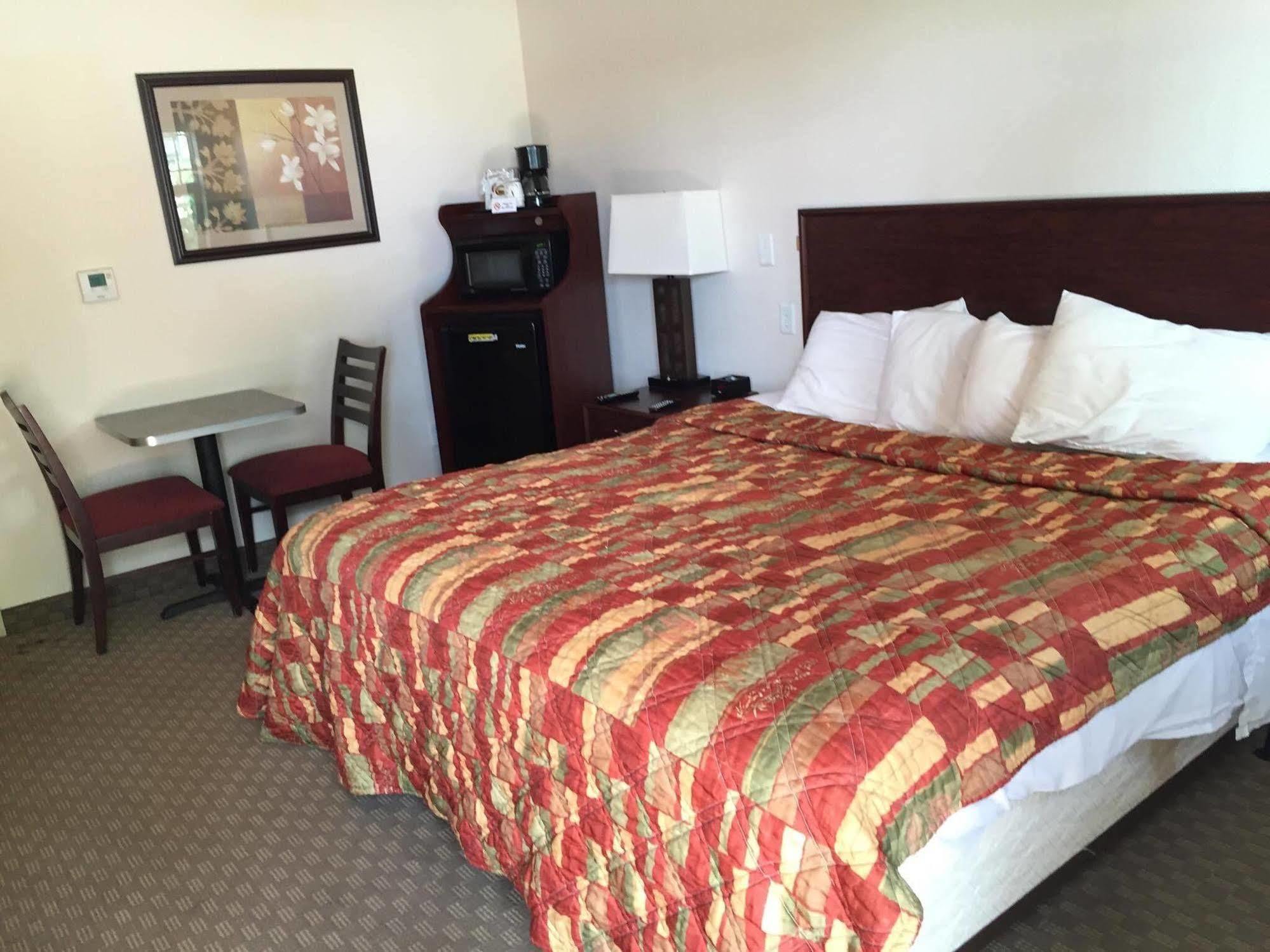 Price Pointe Inn 워키쇼 외부 사진