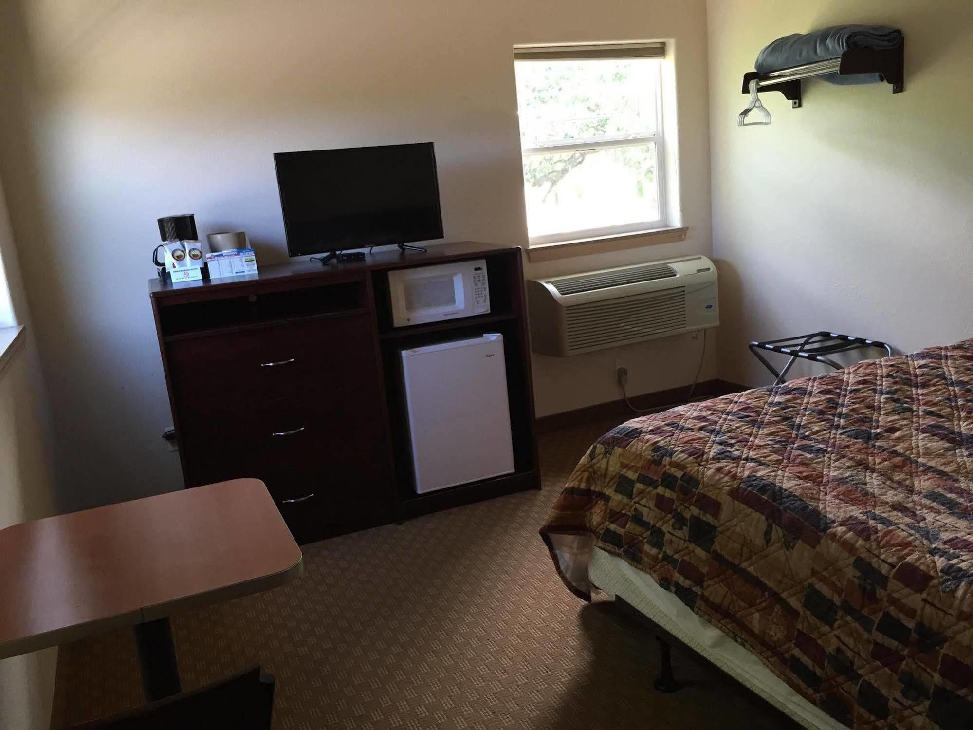 Price Pointe Inn 워키쇼 외부 사진
