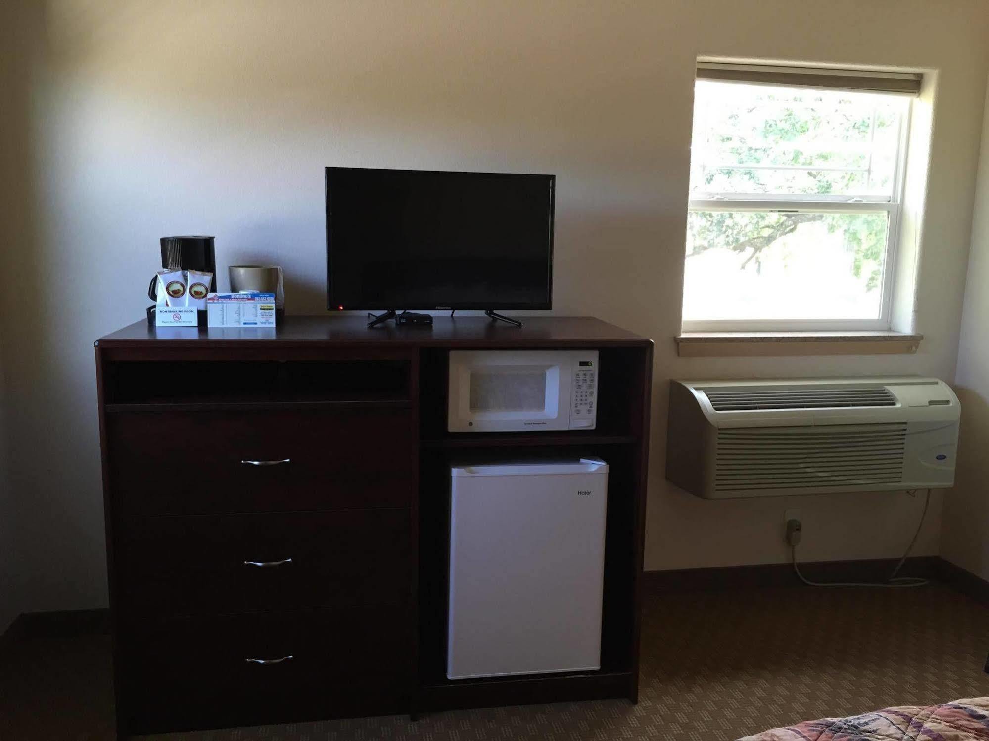 Price Pointe Inn 워키쇼 외부 사진