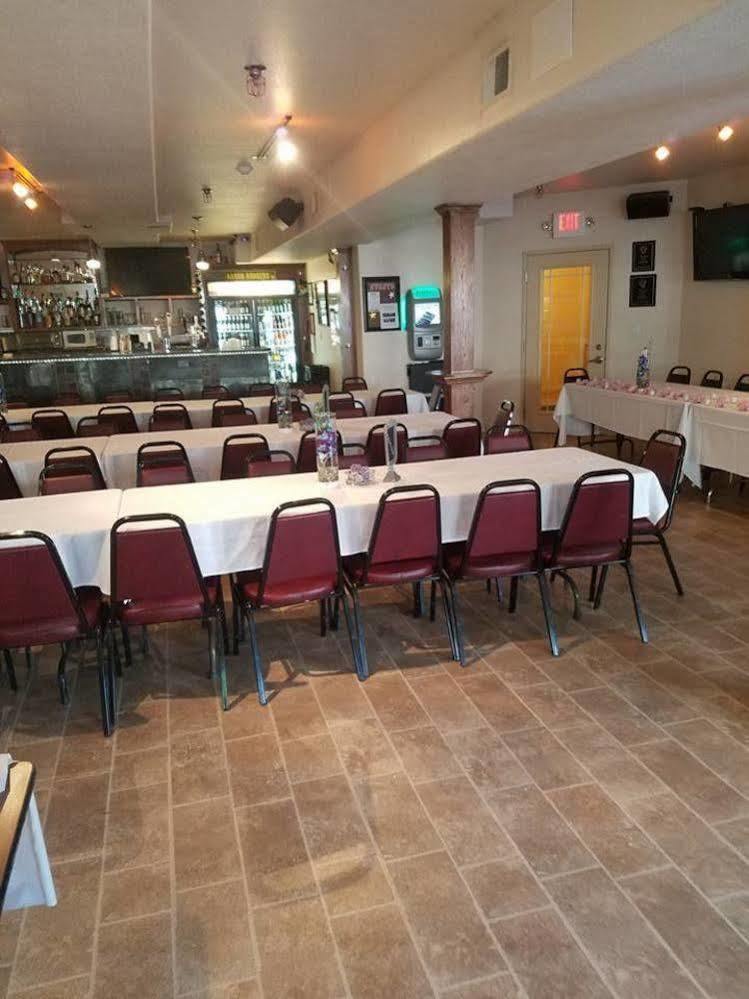 Price Pointe Inn 워키쇼 외부 사진
