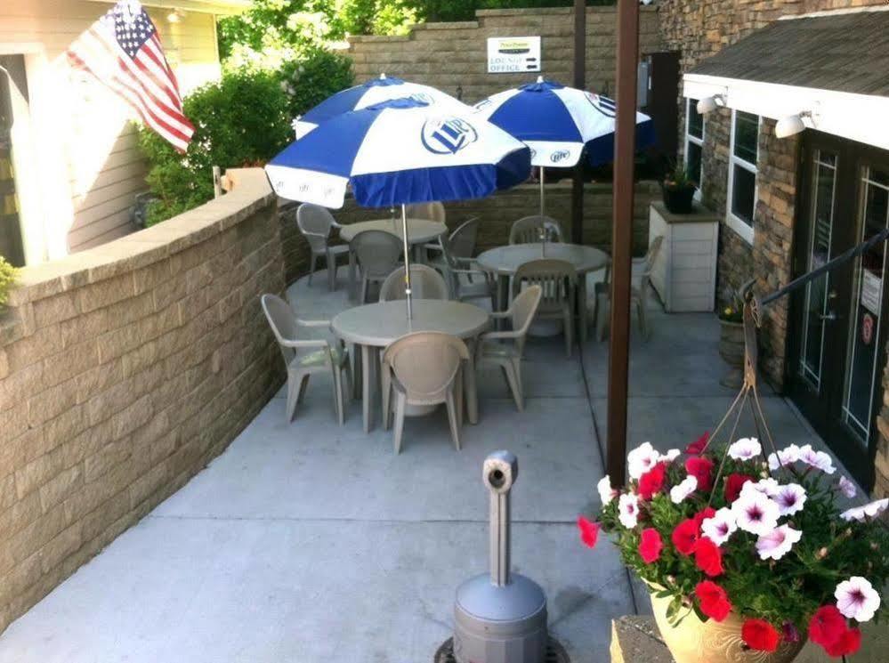 Price Pointe Inn 워키쇼 외부 사진